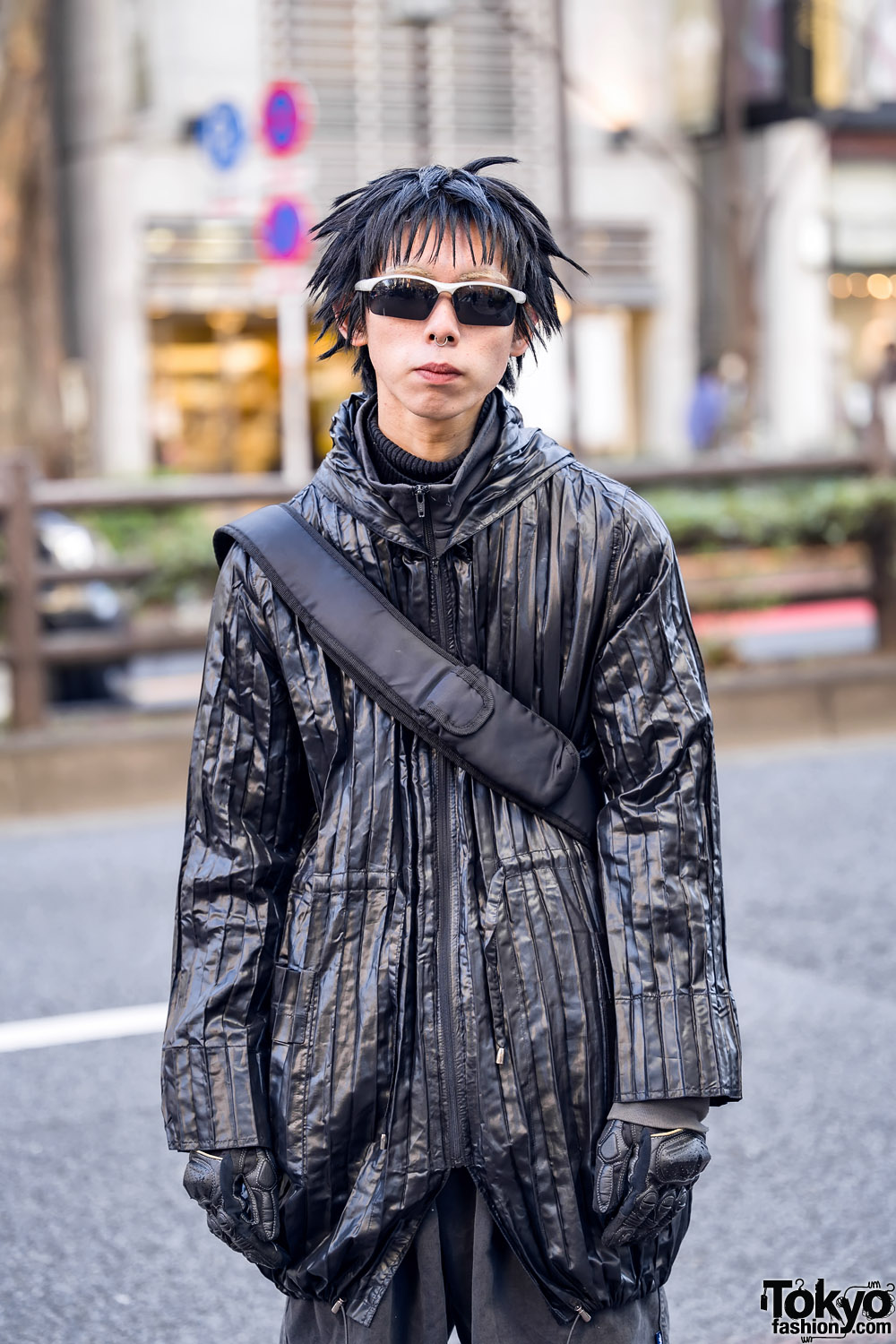 Japanese Cyber/Y2K Street Style With Pleated Jacket in Harajuku