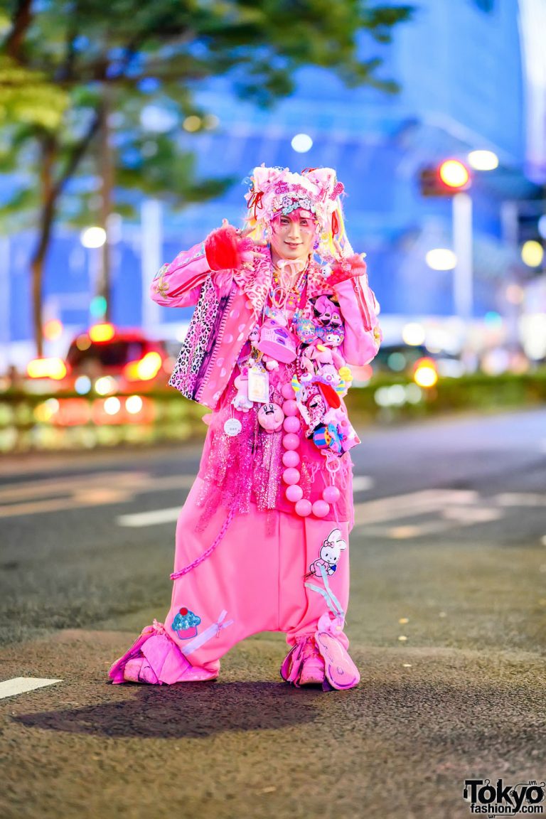 Japanese Visual Kei Singer In Harajuku W/ Kawaii Pink, Asakura Garo ...