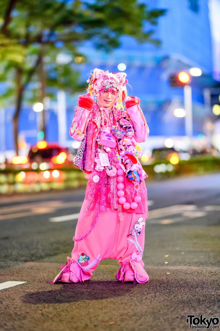 Japanese Visual Kei Singer In Harajuku W/ Kawaii Pink, Asakura Garo ...